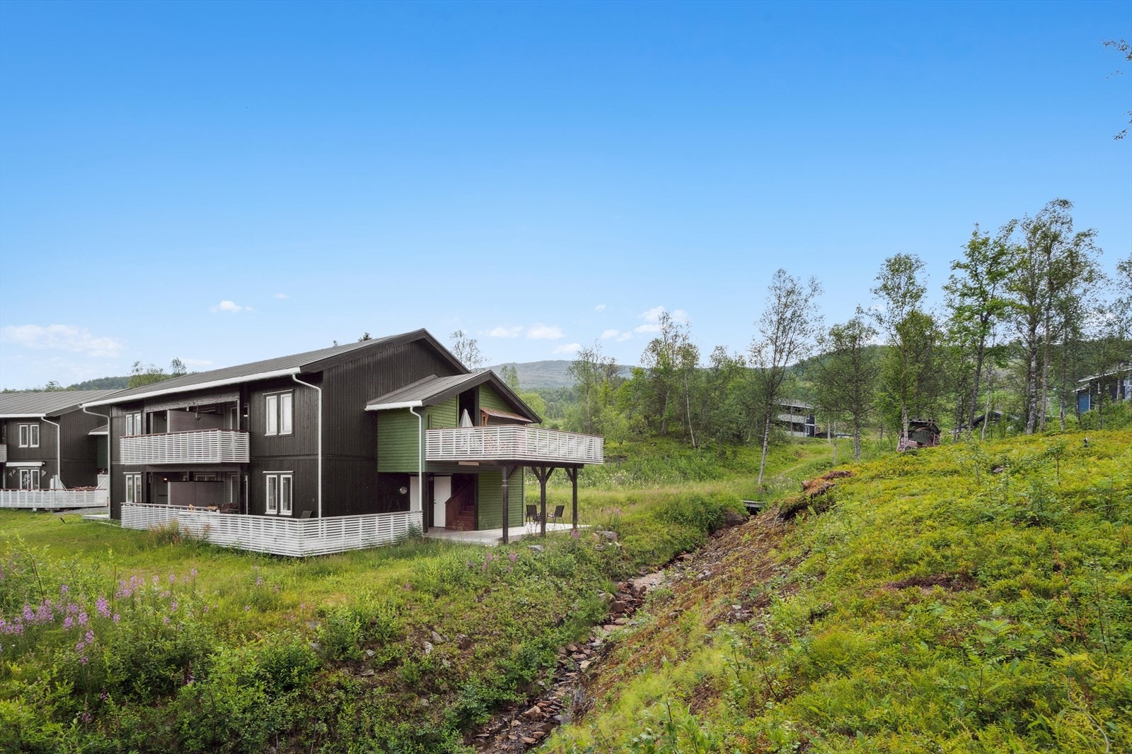 Det medfølger ikke egen parkeringsplass, men det er flere parkeringsmuligheter i området. Galleribilde