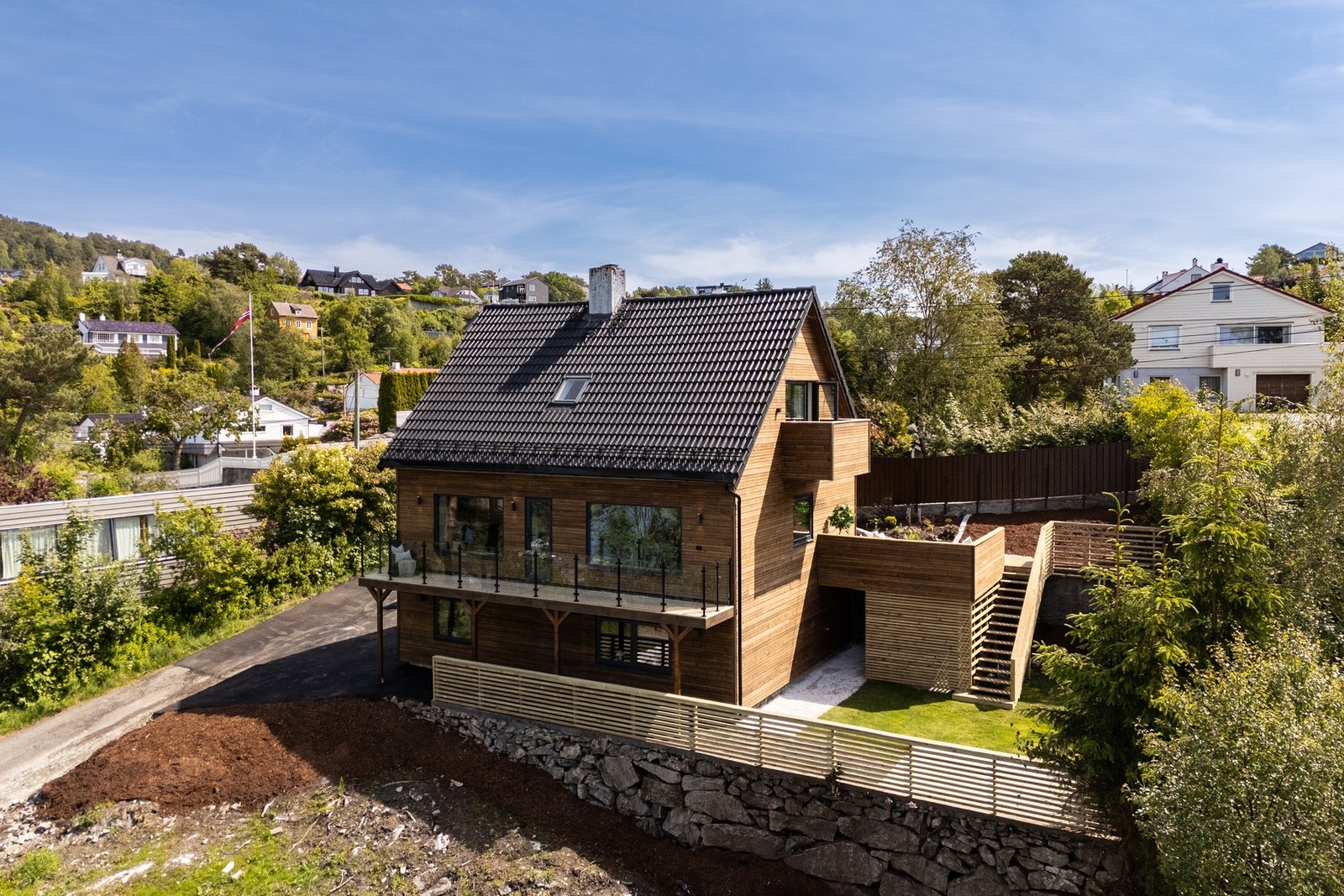 Nesveien 7 presenteres av EIE eiendomsmegling, ved Marius Undheim Helvik! (Fotograf: Nathalie Reinholdtsen) Galleribilde