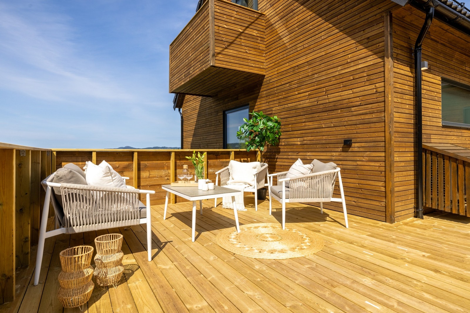 Terrassen måler 46 kvm og gir flere møbleringsmuligheter. Galleribilde