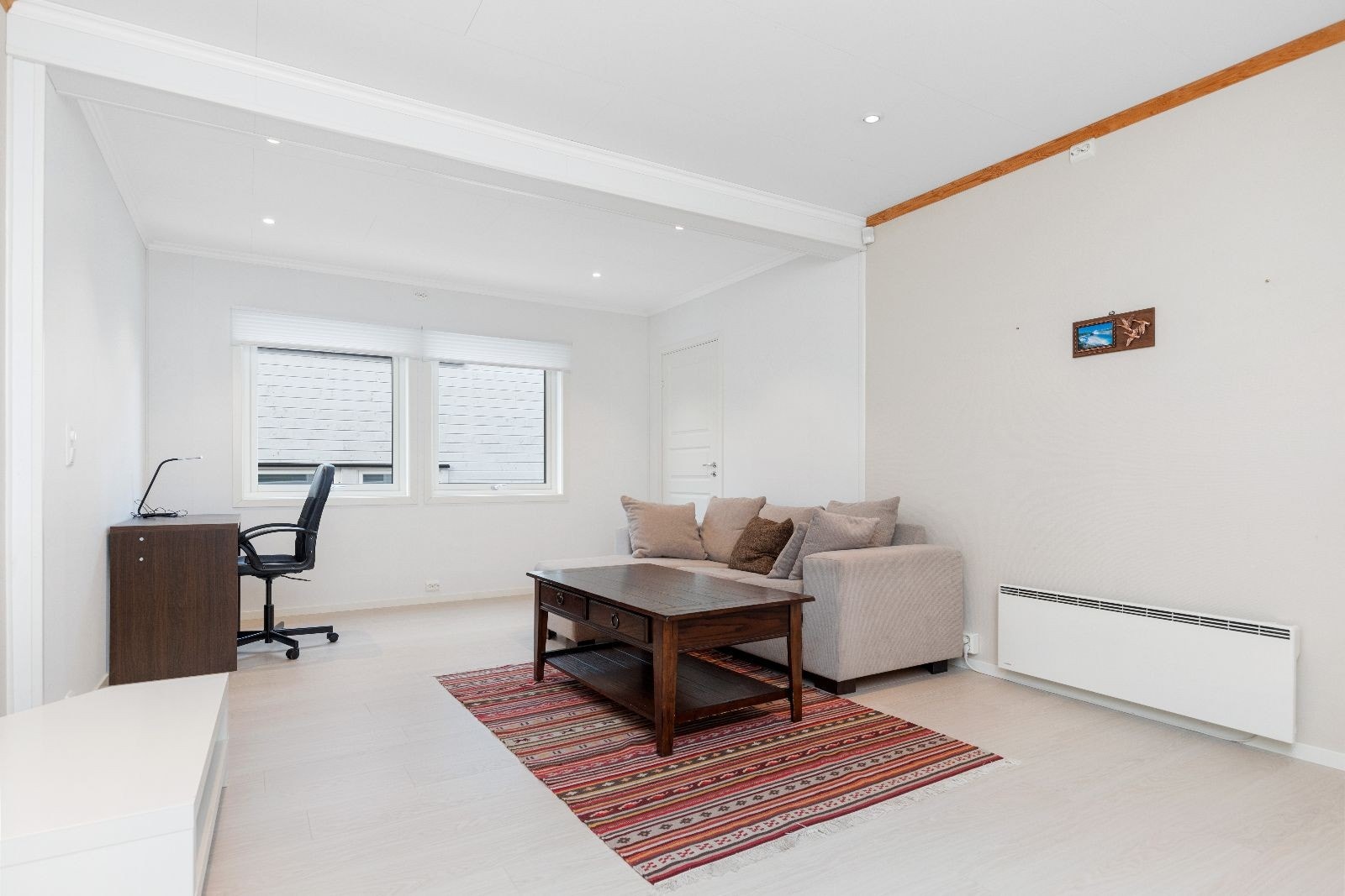 Stue nr. 2 med nytt gulv fra 2018 Galleribilde