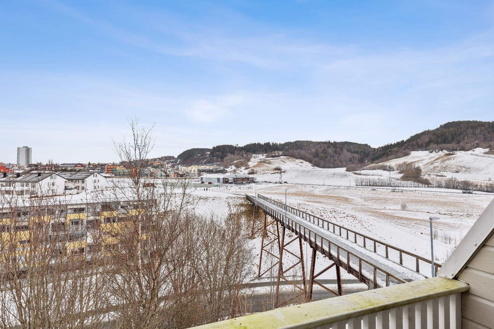 Utsikt fra balkong i tilknytning til stua Galleribilde