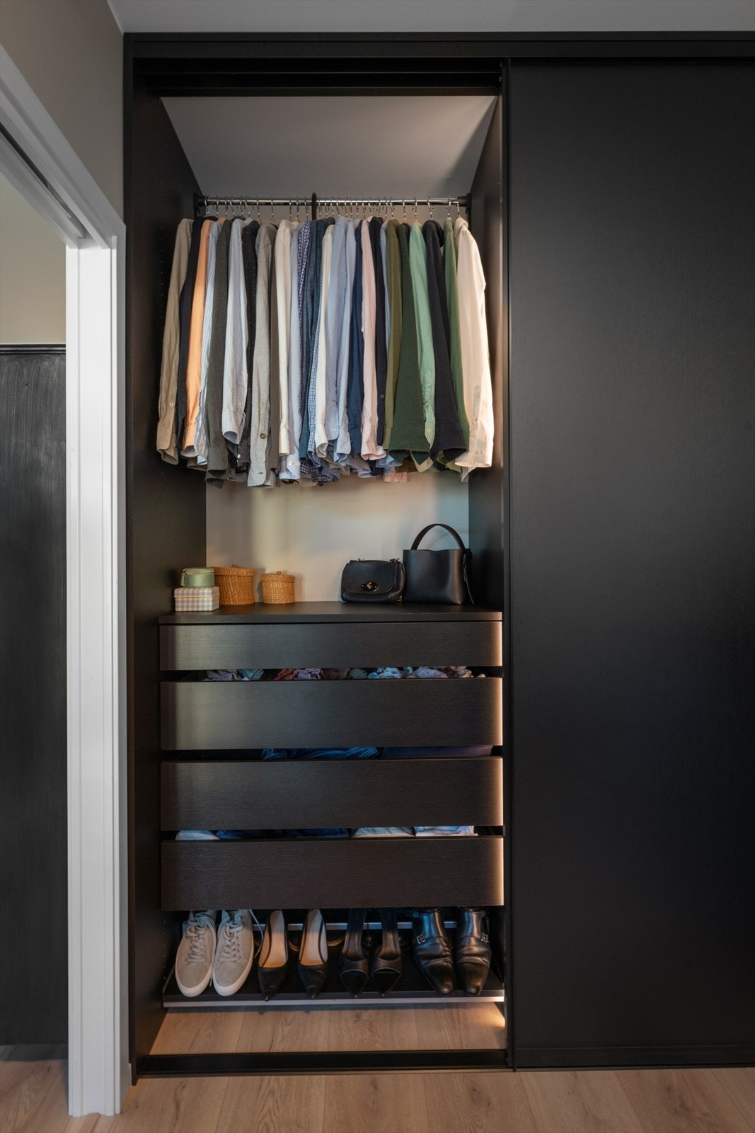 Her er det god garderobeplass - selv for den kresne. Galleribilde