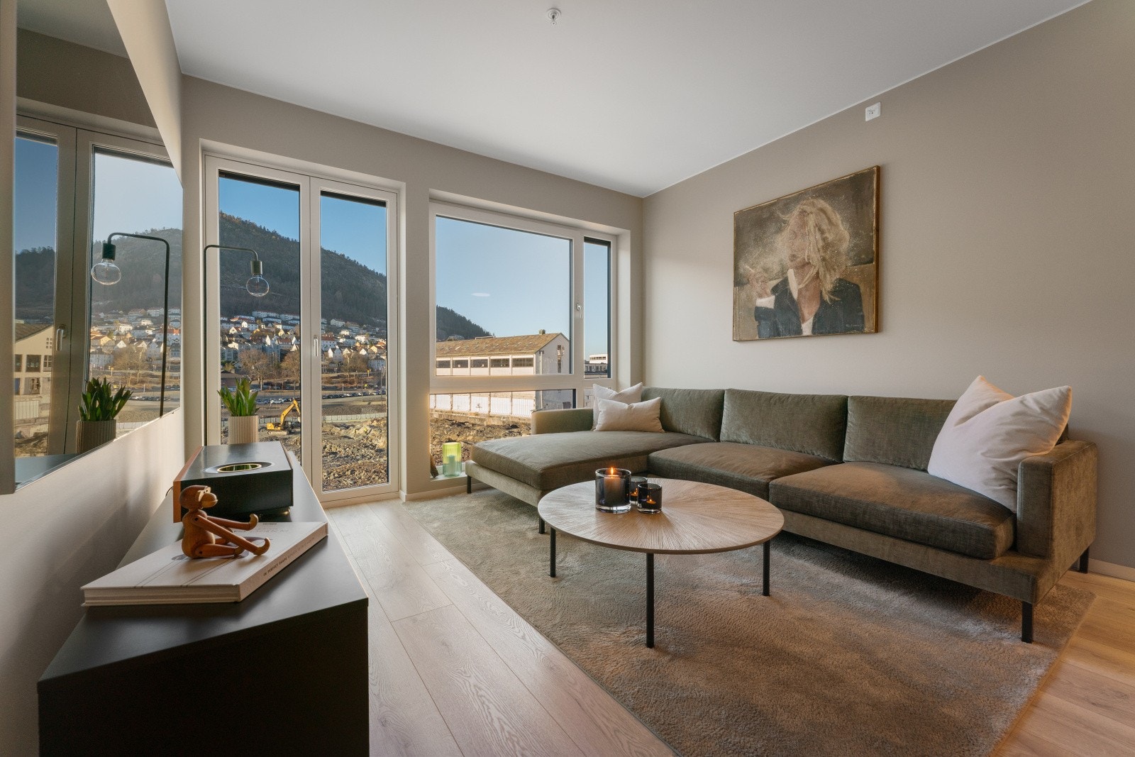 Stuen er av god størrelse og måler hele 24,9 kvm. Galleribilde