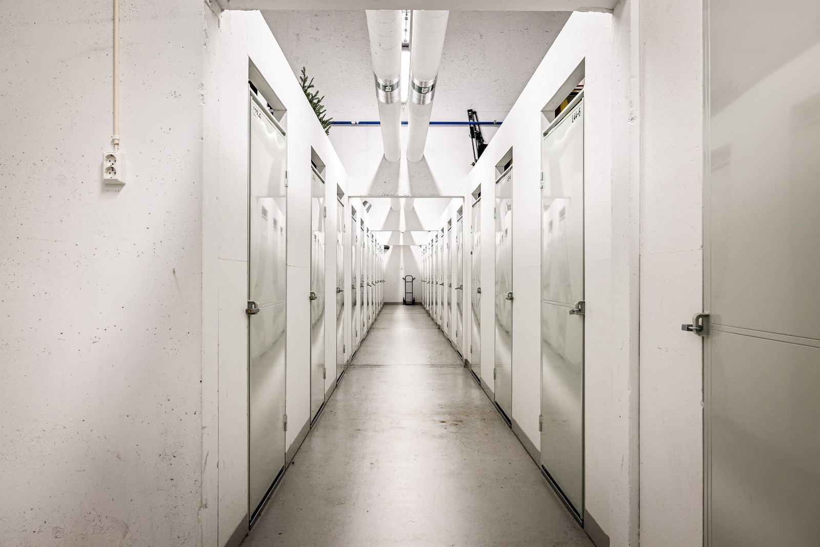 Ekstern bod innenfor garasjeanlegg på 4,6 kvm Galleribilde