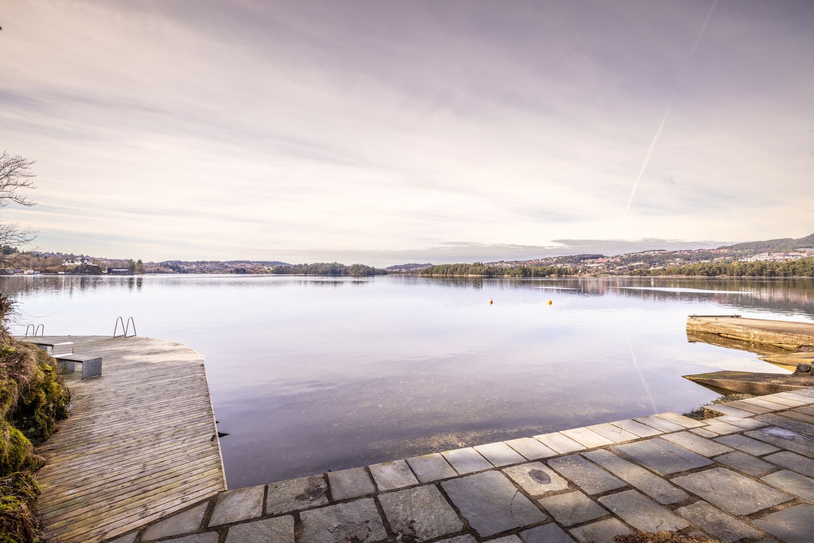 Her er det bare å hoppe i sjøen og nyte varme sommerdager Galleribilde