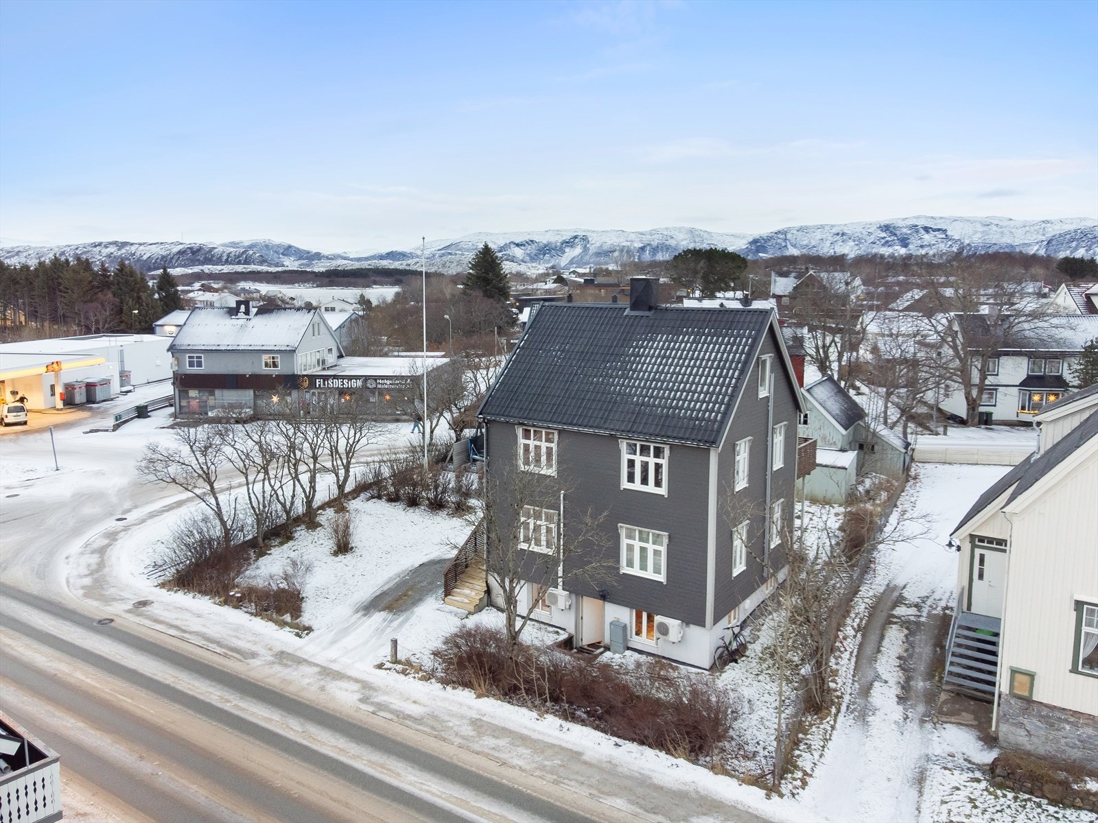 Sentralt beliggende enebolig oppført i ca. 1925 Galleribilde