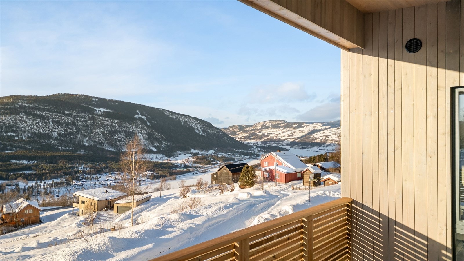 Utsikt fra terrasse 2.jpeg Galleribilde