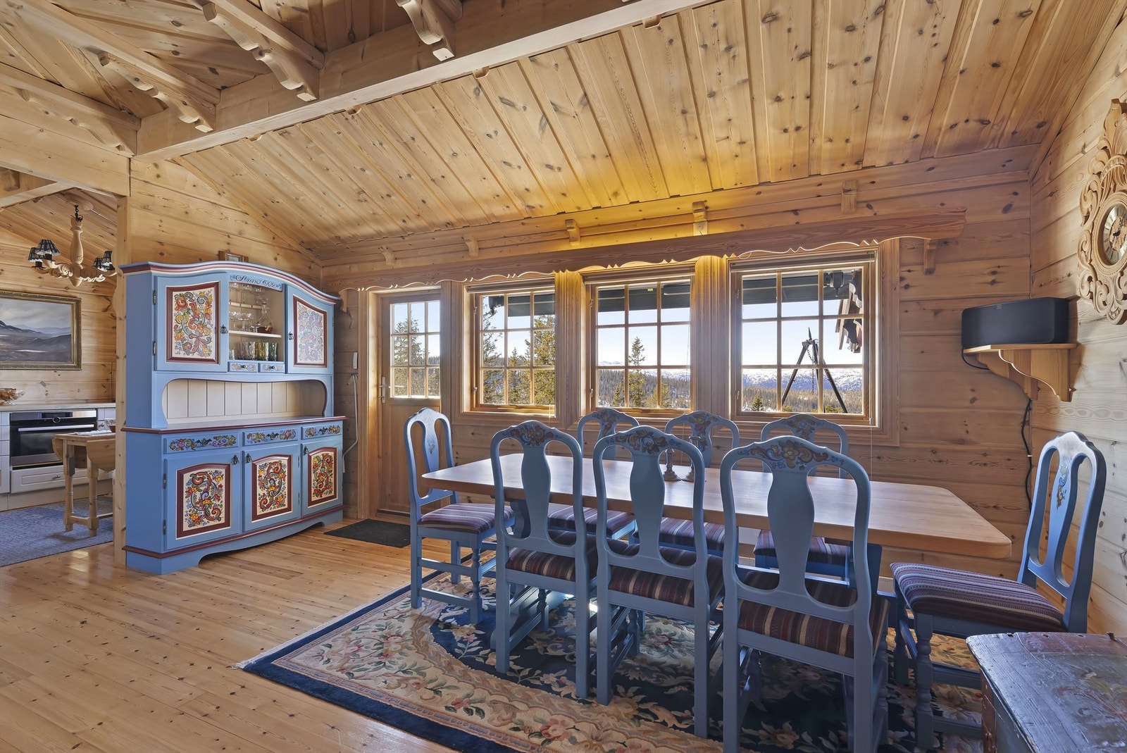 God plass til spisestue Galleribilde