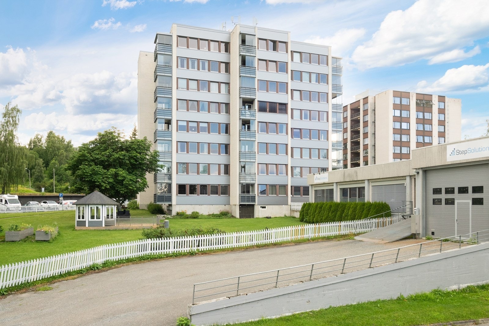 Kopperud Sentrum Borettslag A/L er bebygd med 2 stk. leilighetsbygg over 8 etasjer, kjeller og takplan Galleribilde