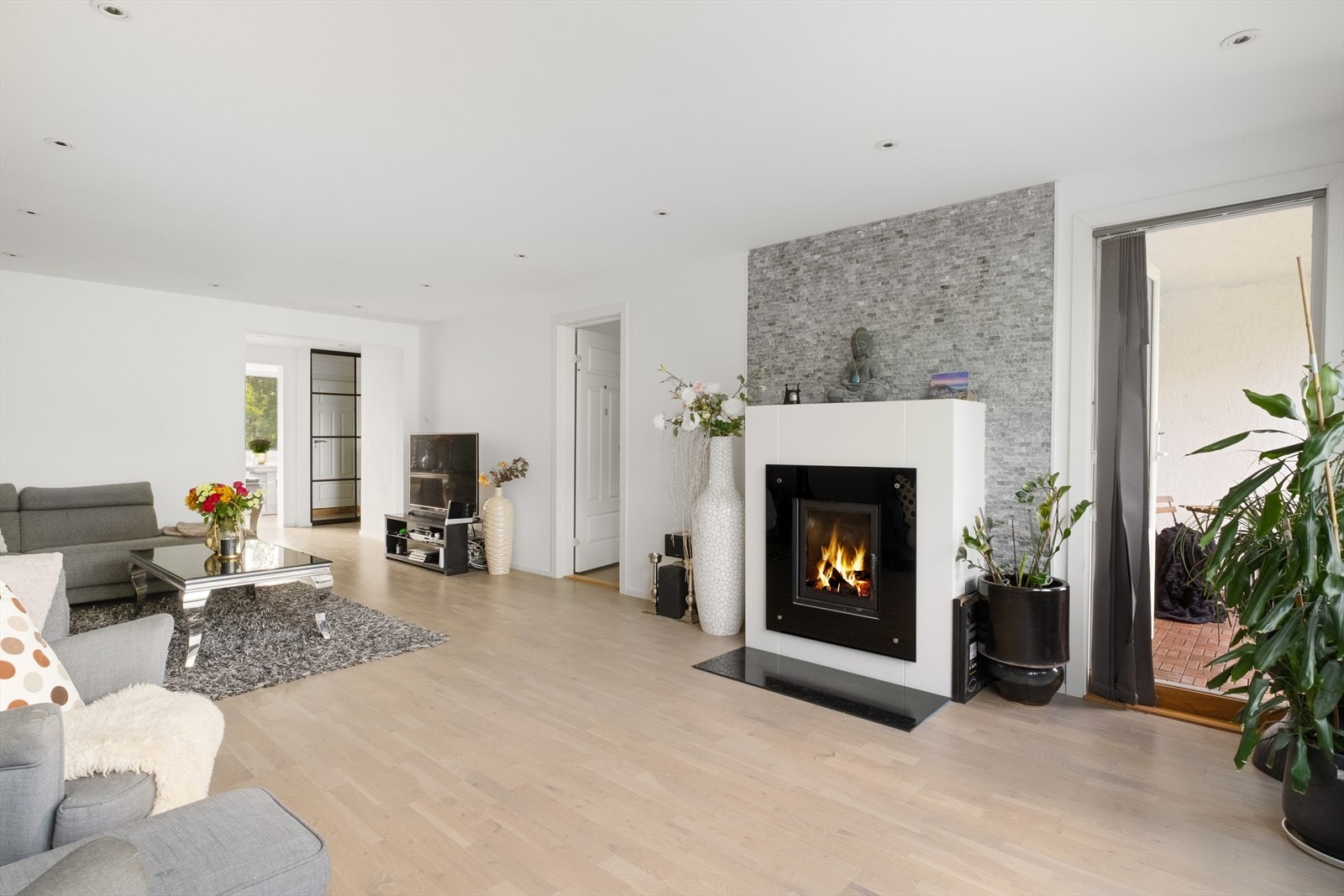 Peisen gir både effektiv oppvarming og en lun, komfortabel atmosfære. Galleribilde