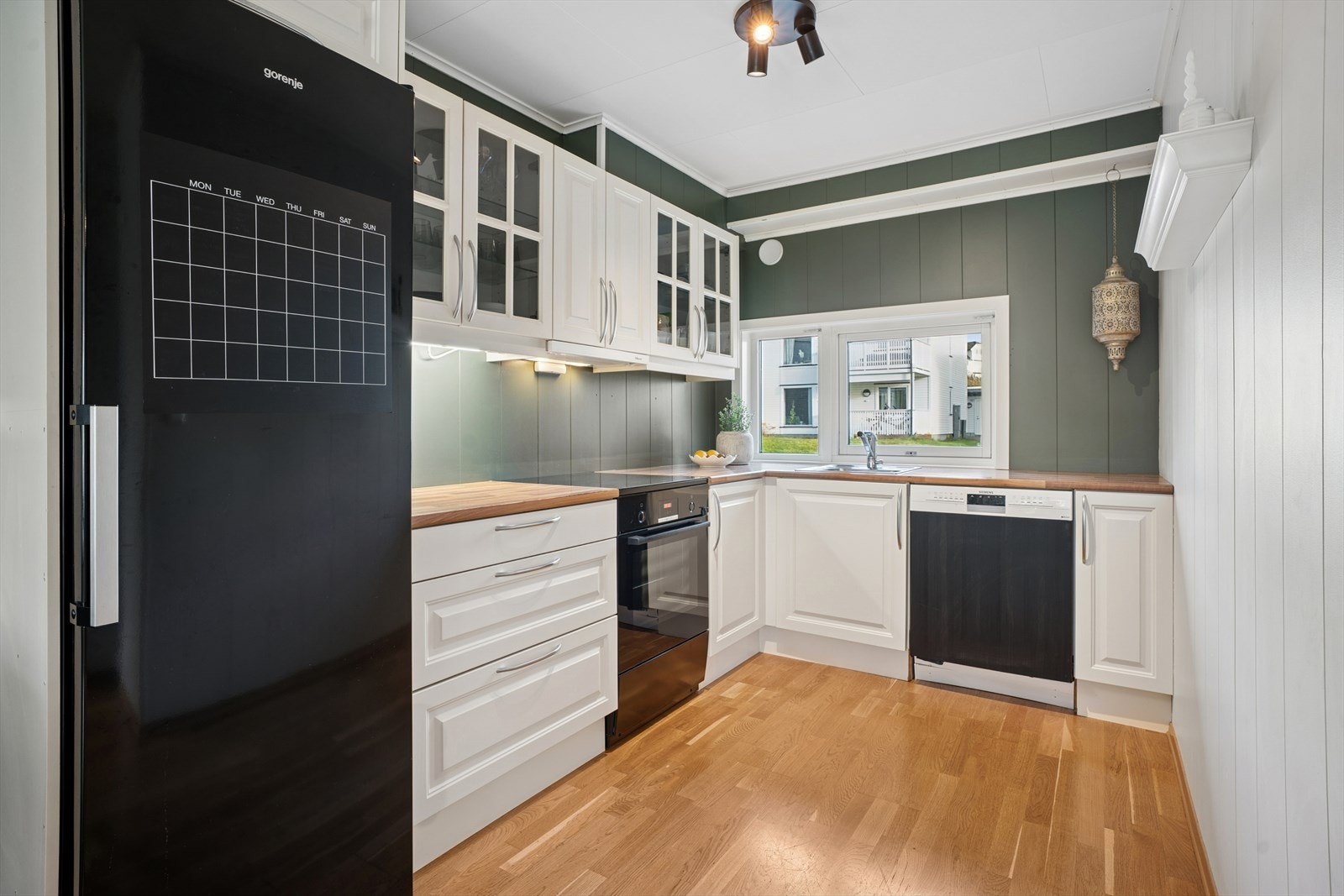 Det er tilrettelagt for frittstående hvitevarer, og det er installert Waterguard for ekstra sikkerhet Galleribilde