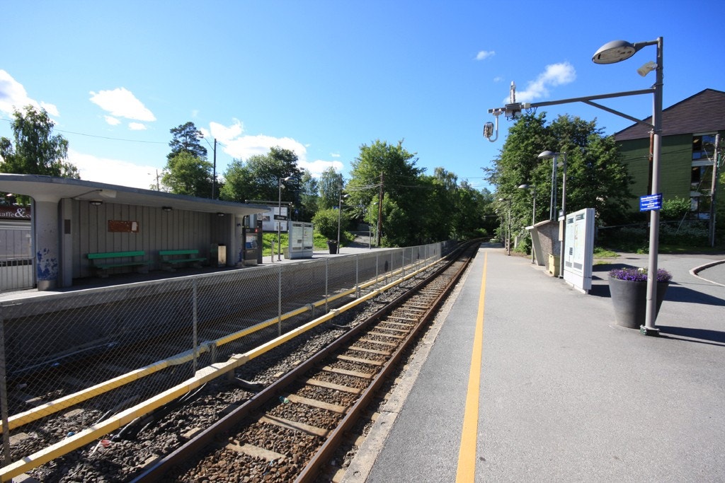Slemdal T-banestasjon ligger 5 minutters gange unna Galleribilde