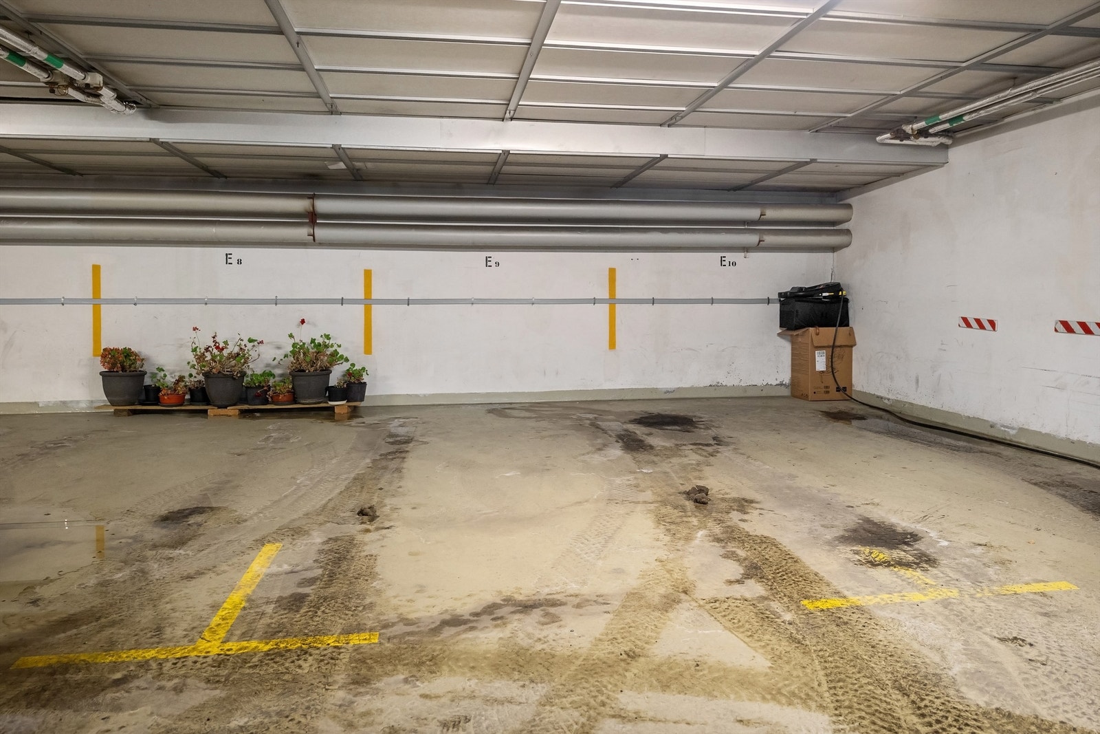Leiligheten disponerer en plass i byggets parkeringsgarasje merket nr. E9, plassen er klargjort for el-bil lader Galleribilde