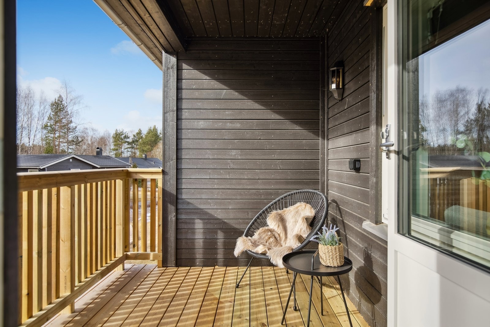 Koselig terrasse. Galleribilde