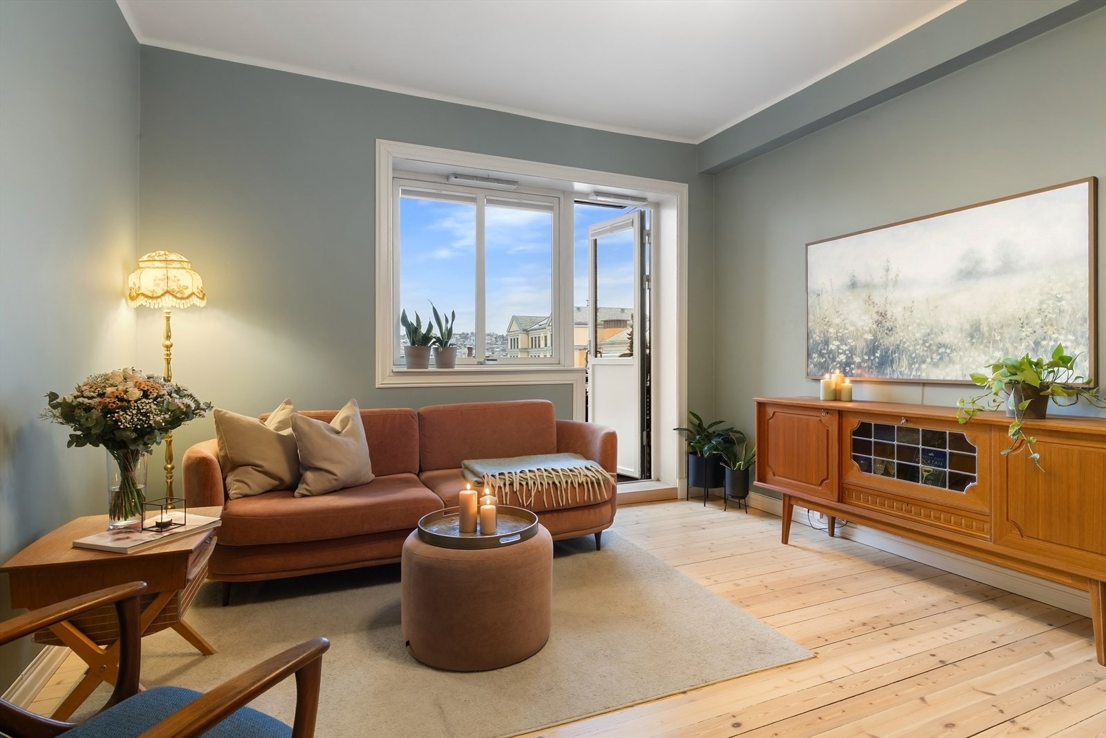 Sisilie Berg ved Nordvik Frogner har gleden av å presentere Trysilgata 7. En stilren og lys 2-roms leilighet med solrik balkong og flott byutsikt på idylliske Kampen.
Foto: Zovenfra Galleribilde