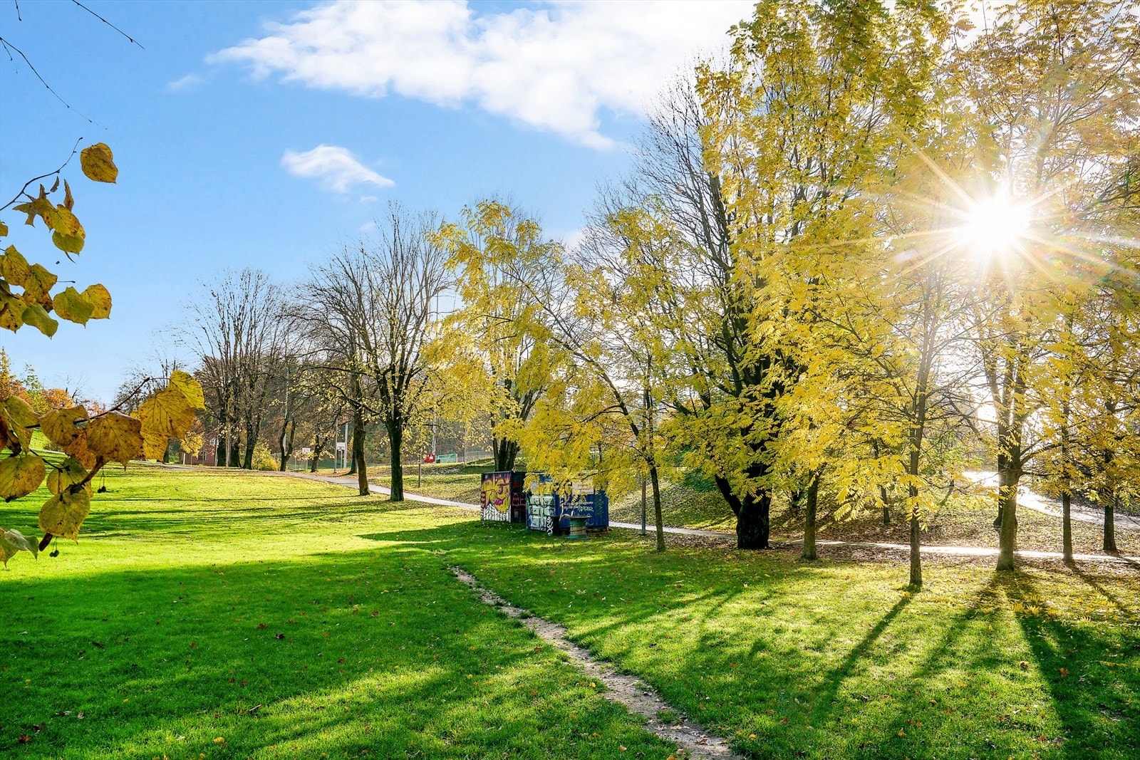 Kampen park og andre nærliggende grøntområder som Tøyenparken, Botanisk hage og Middelalderparken gir gode muligheter for rekreasjon og utesysler. Galleribilde