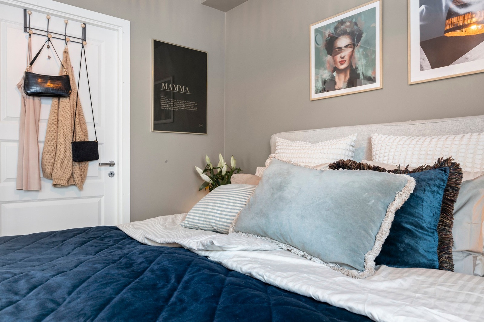 Fra hovedsoverom er det tilgang til klesskap/bod Galleribilde