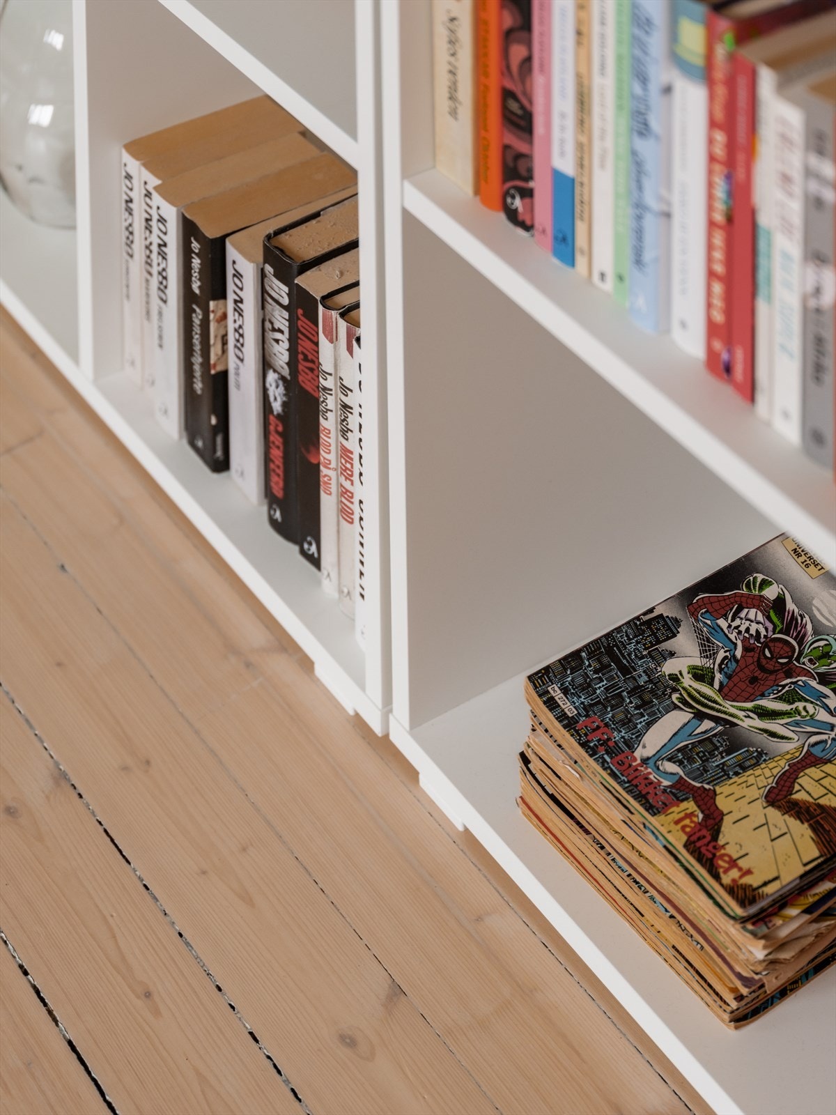 Sjarmerende originale tregulv som går igjen i hele leiligheten. Galleribilde