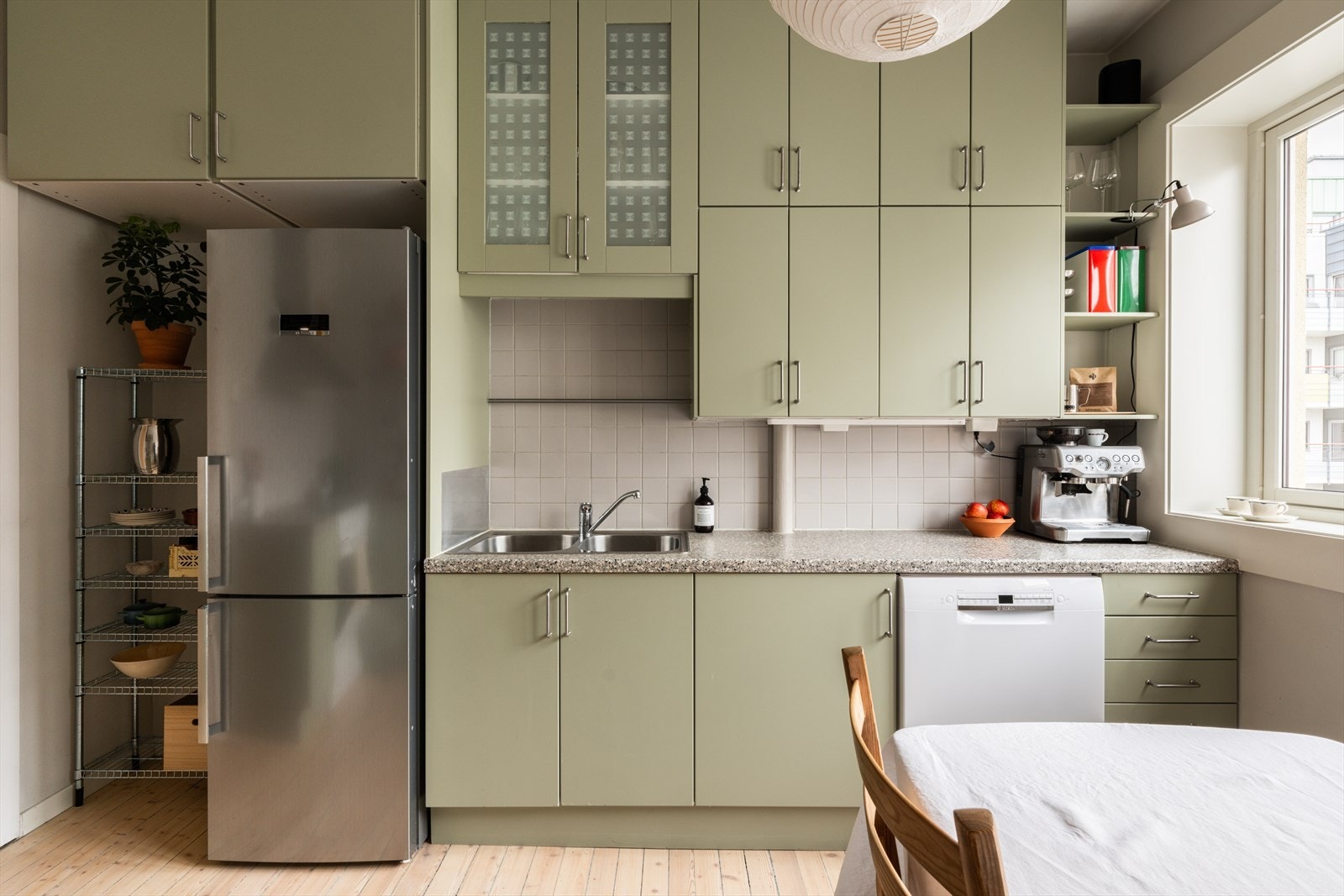 Plassen er svært godt utnyttet, med god oppbevaringsplass. Galleribilde