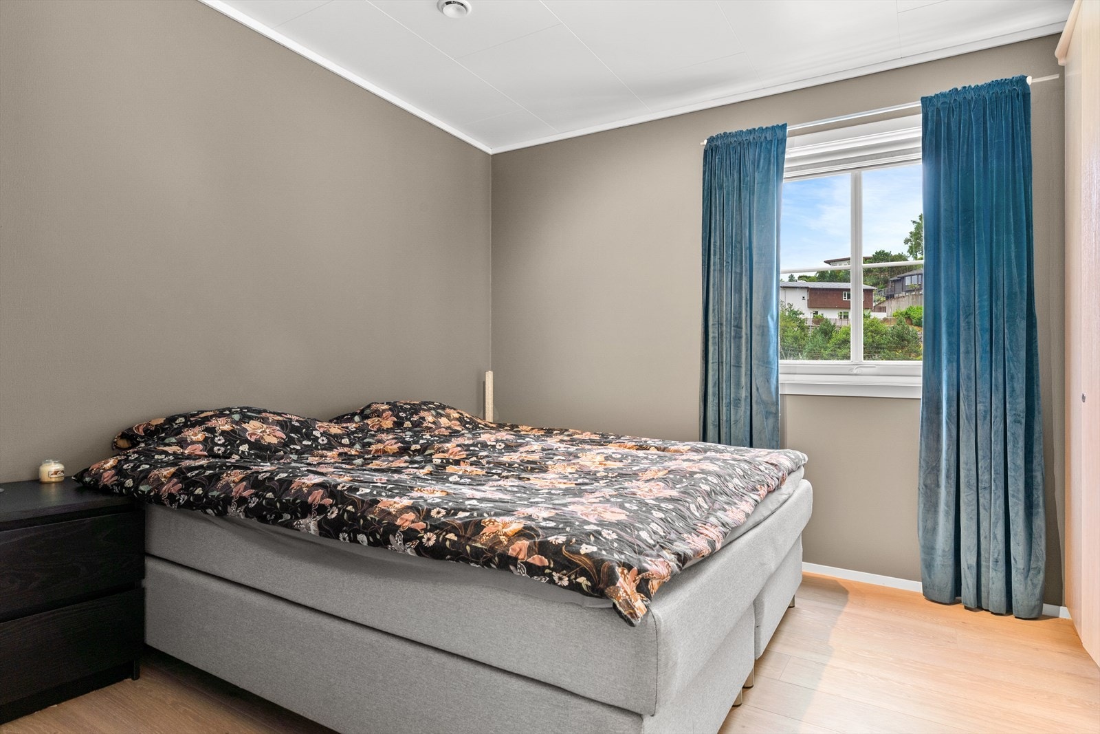 Hovedsoverom av god størrelse på 11,2 kvm. Galleribilde