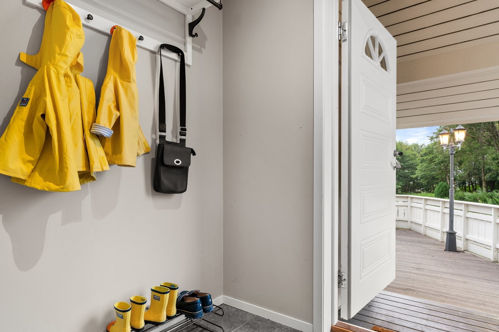 Flislagt entré med varmekabler i gulv Galleribilde