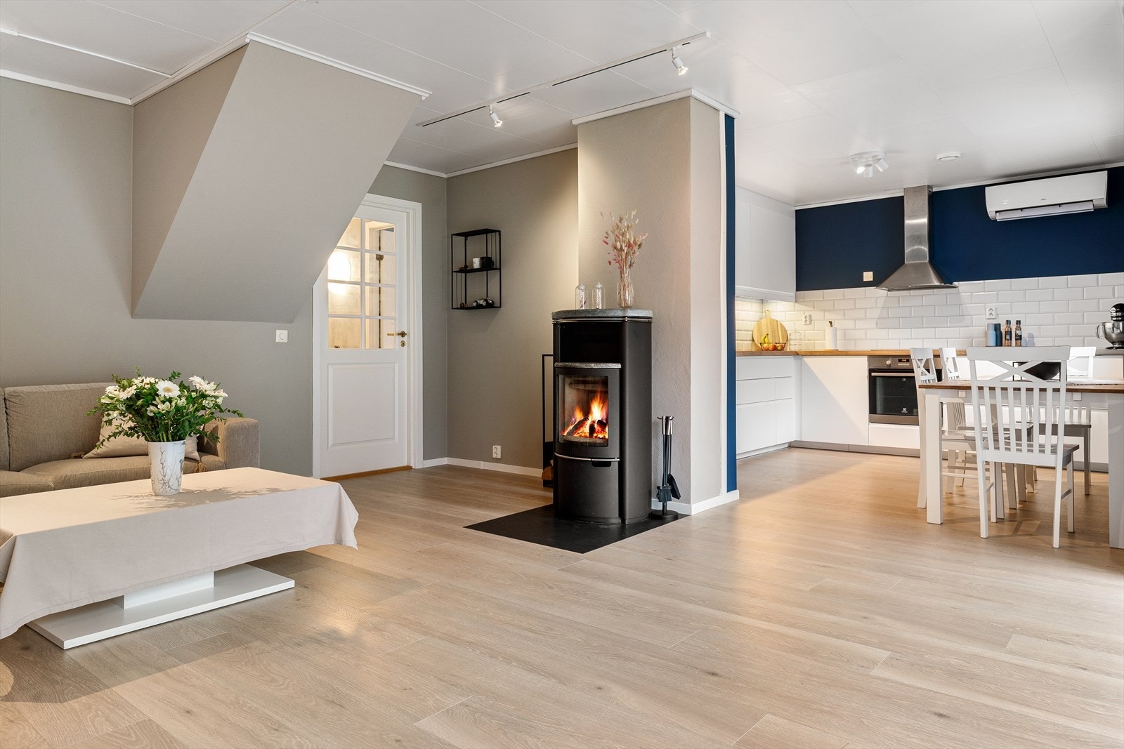 Stue/kjøkken på hele 38 kvm. Galleribilde