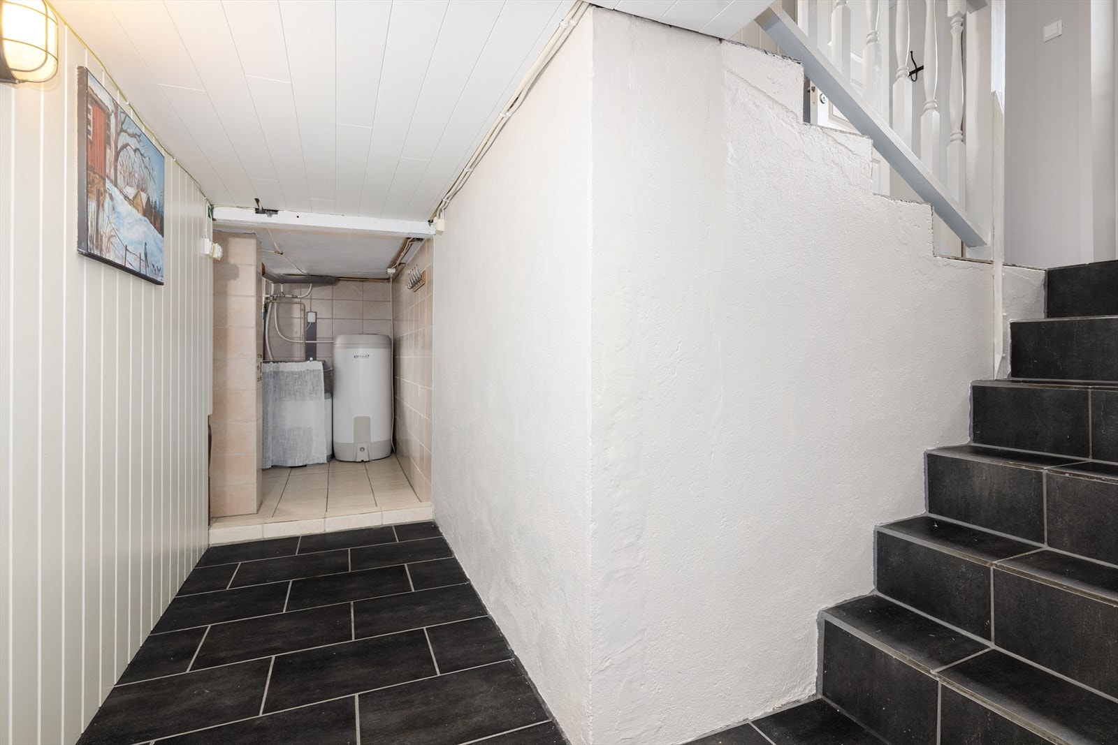 Trappegang kjeller Galleribilde