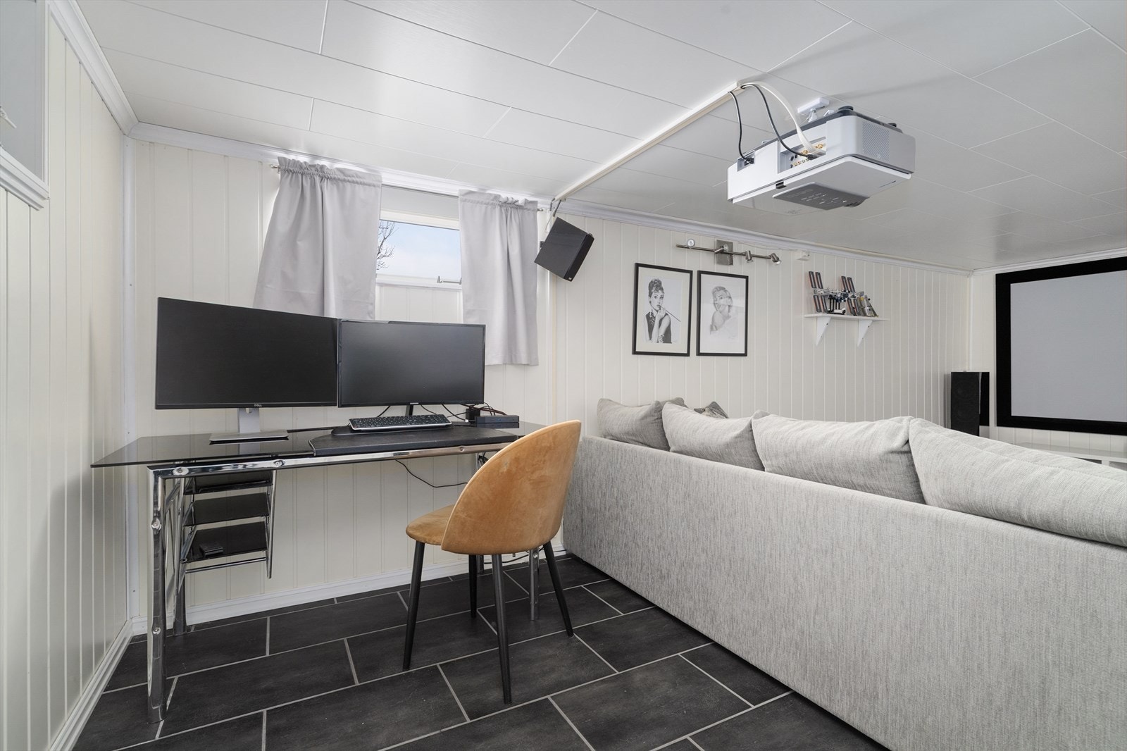 Hyggelig rom med god plass for møblering. Galleribilde