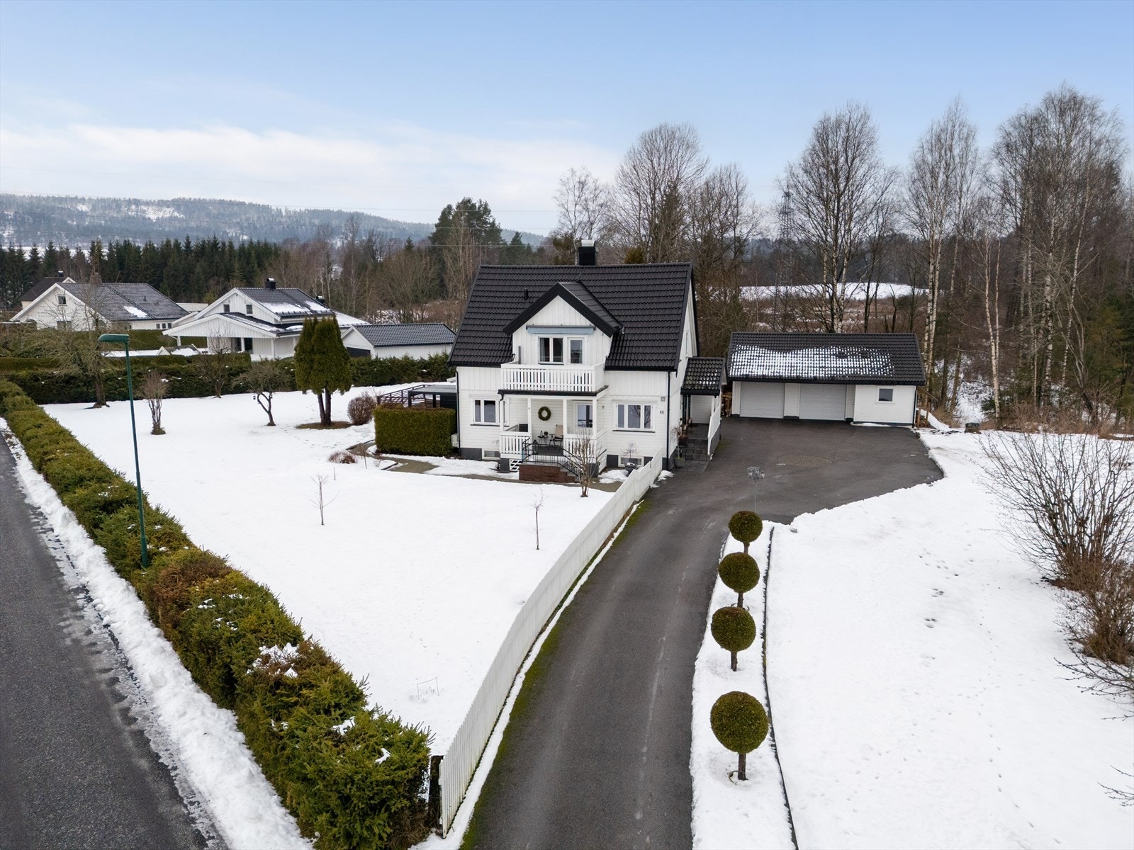 EiendomsMegler1 ved Hanne Holmberg presenterer Søndre Lensmannsveg 44! Foto: Inbovi Galleribilde