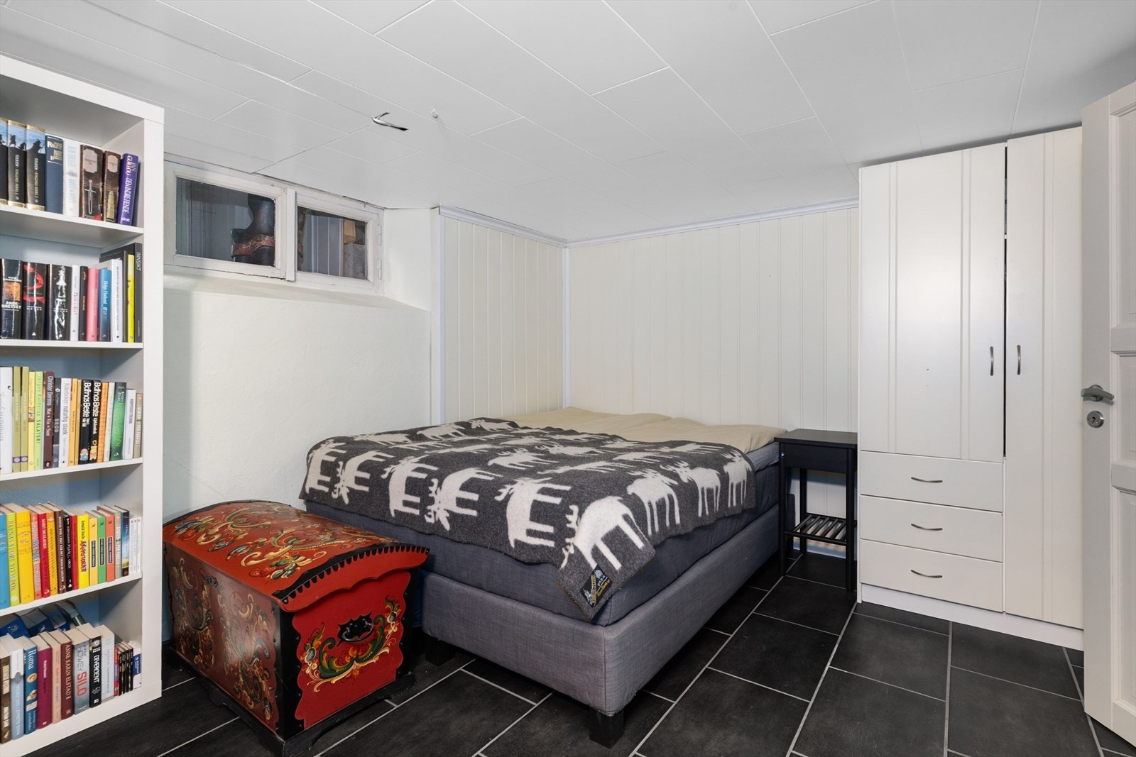 Innredet rom i kjeller Galleribilde