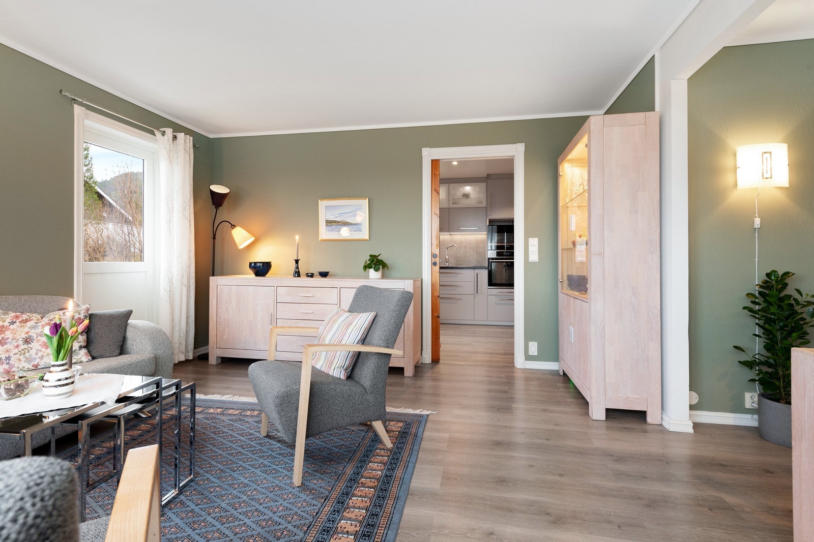 Fra stue mot kjøkken Galleribilde