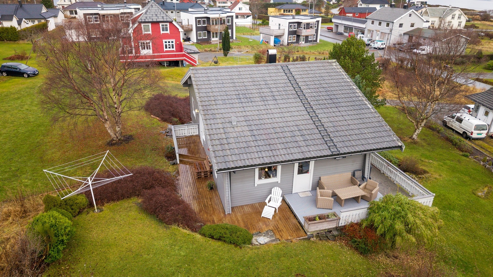 Terrasseflater rundt boligen Galleribilde