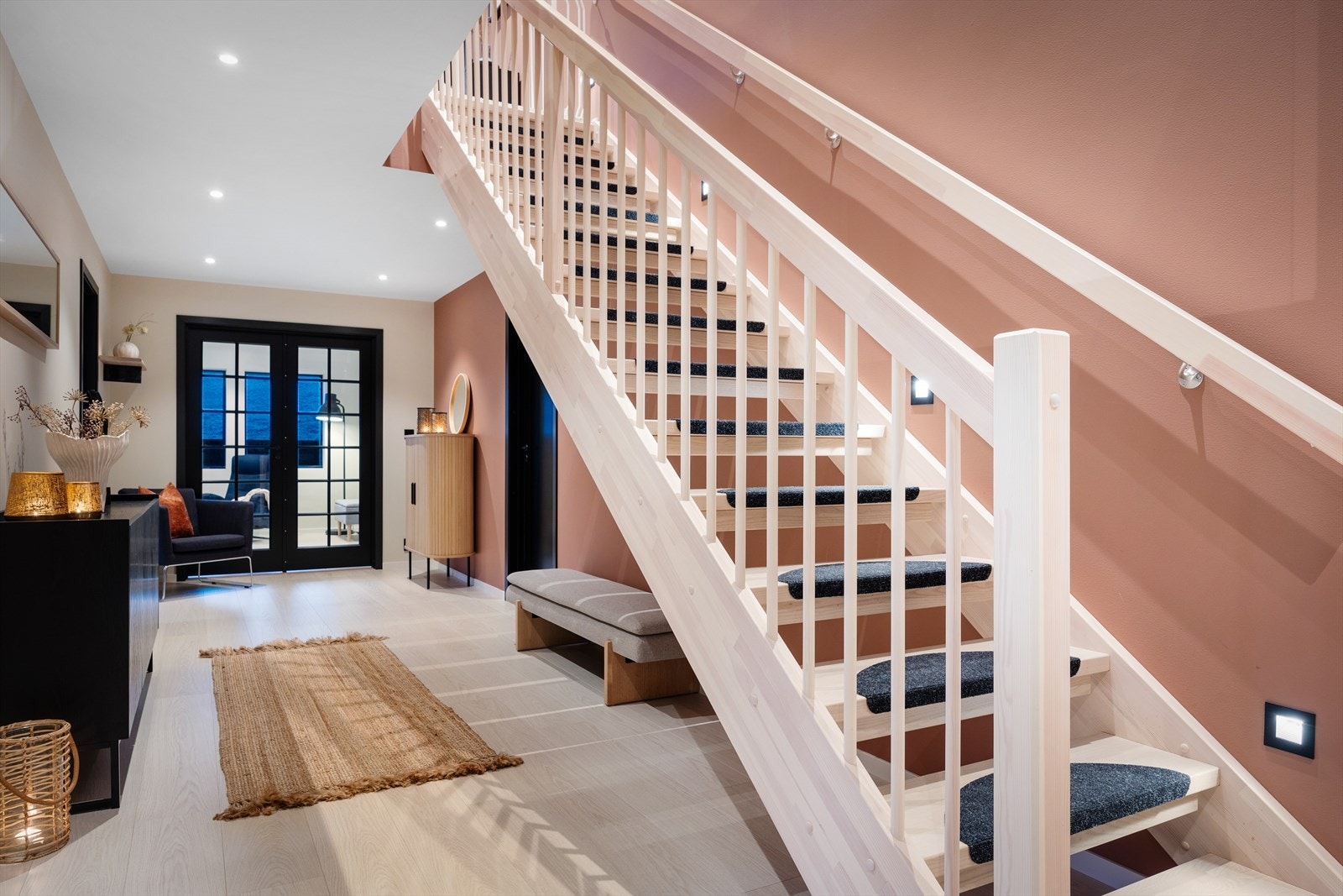 Fra gang har du tilkomst til tv-stue, soverom, bad og vaskerom. Galleribilde