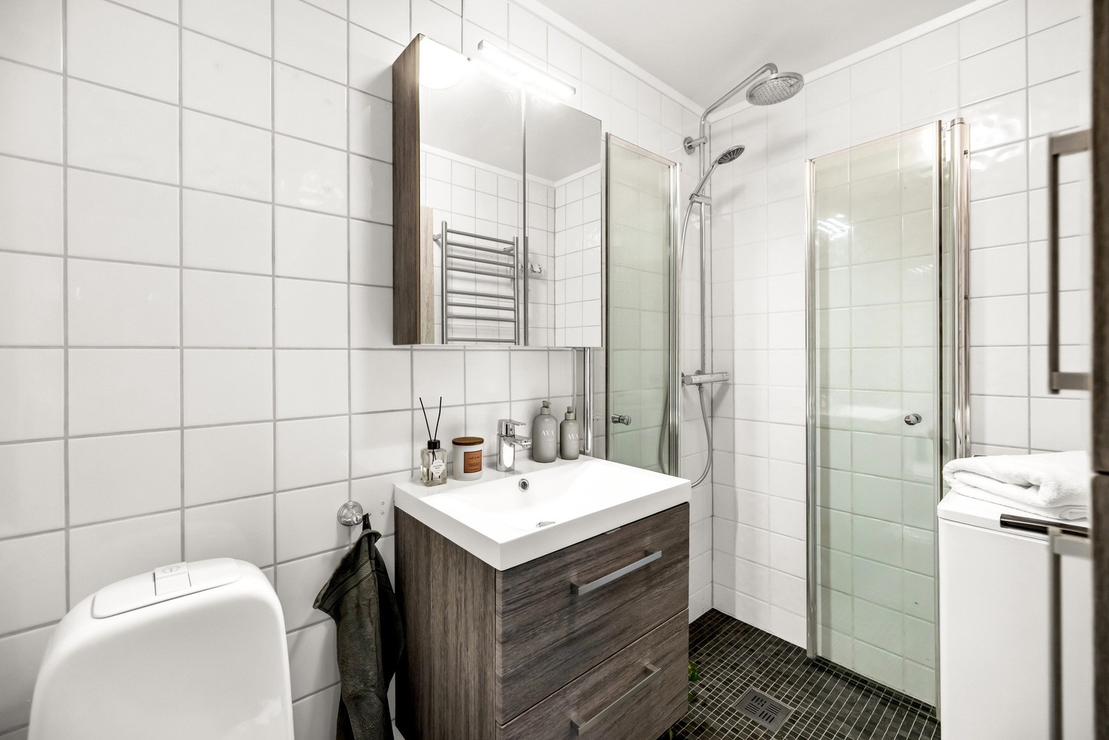 Gulvvarme og opplegg til vaskemaskin Galleribilde