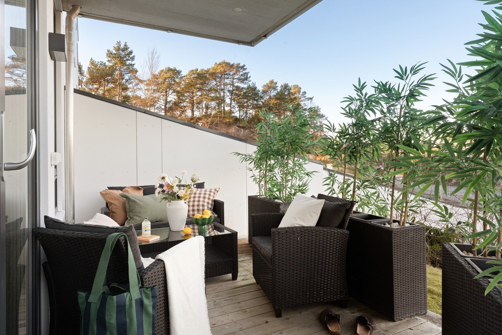 Fra stuen har du utgang til en terrasse på ca. 8 kvm. Galleribilde