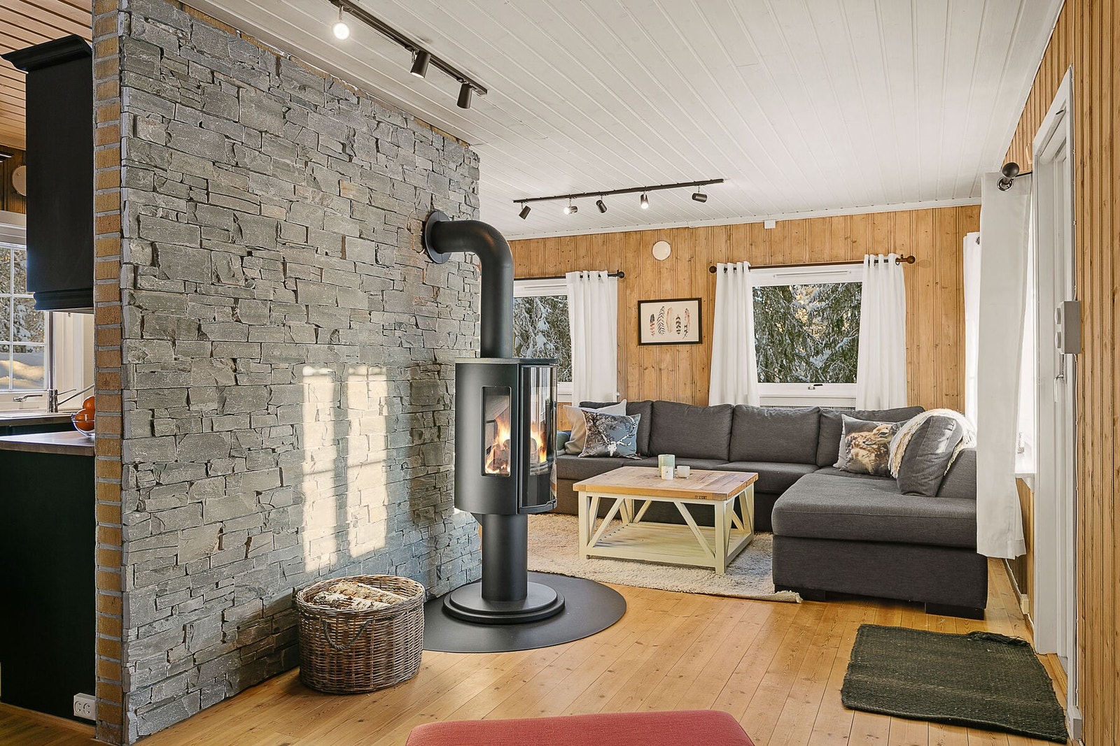 Peis gir god varme på de kjøligere dagene. Galleribilde