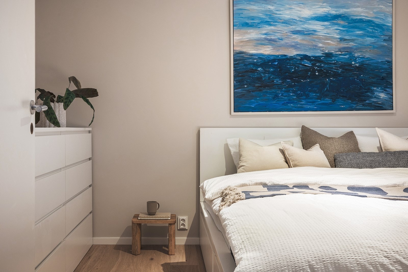 God plass til garderobeskap. Galleribilde