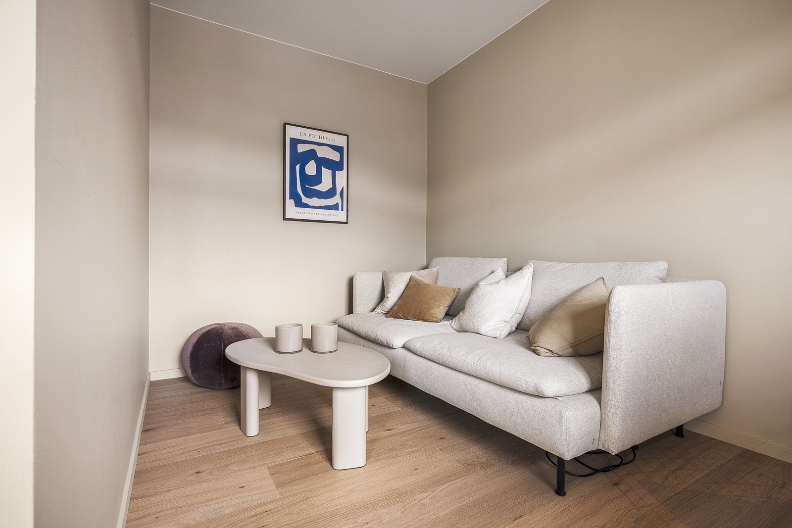 Soverom 3 har god plass til seng, nattbord og arbeidsbord. Galleribilde