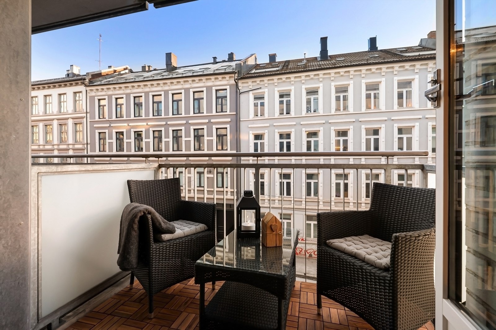 Em lys og innbydende 2-roms i 2. etasje med heis og balkong i populære Ringnes Park. Galleribilde