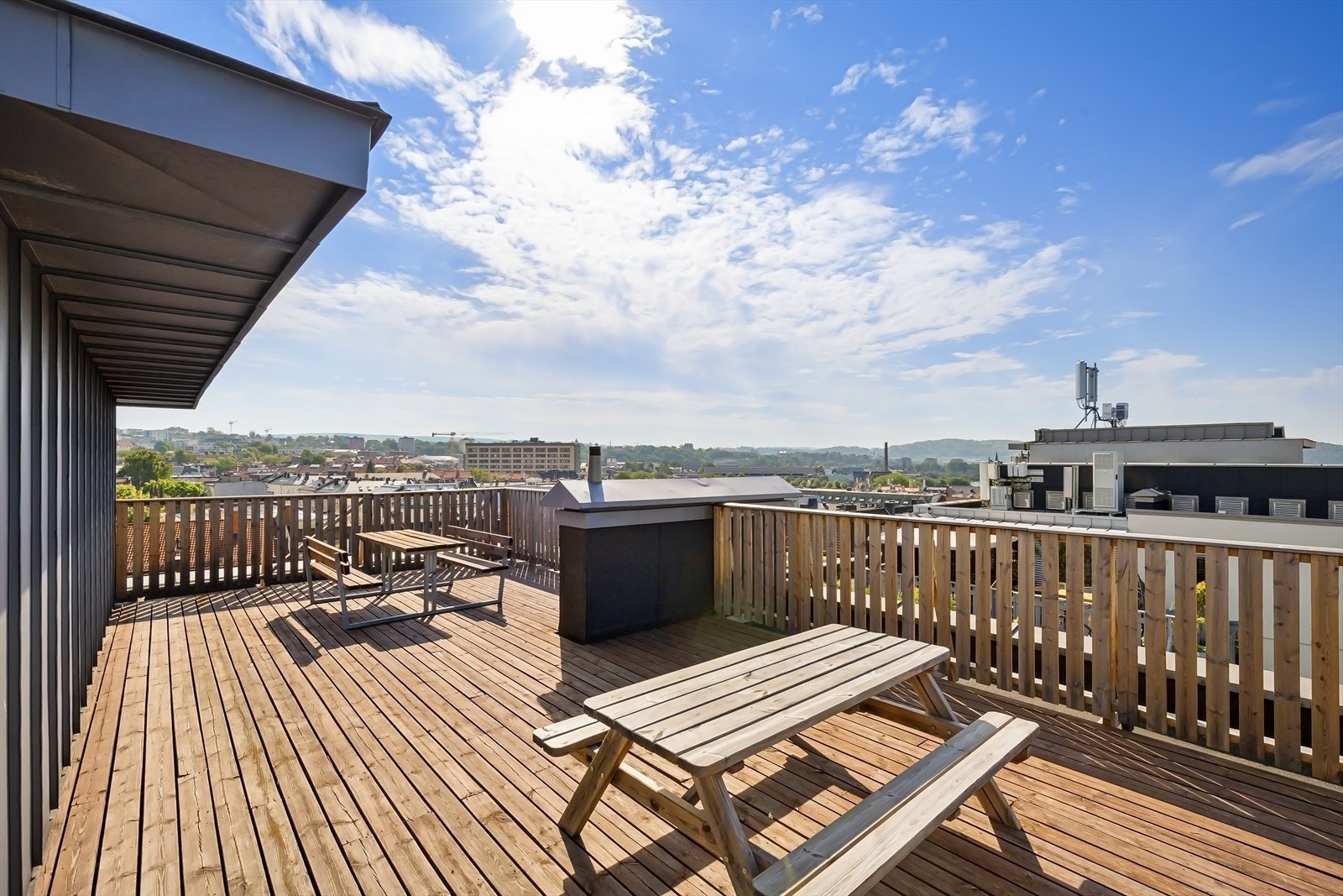 Sameiet har felles takterrasse med nydelig utsikt og svært gode solforhold. Galleribilde