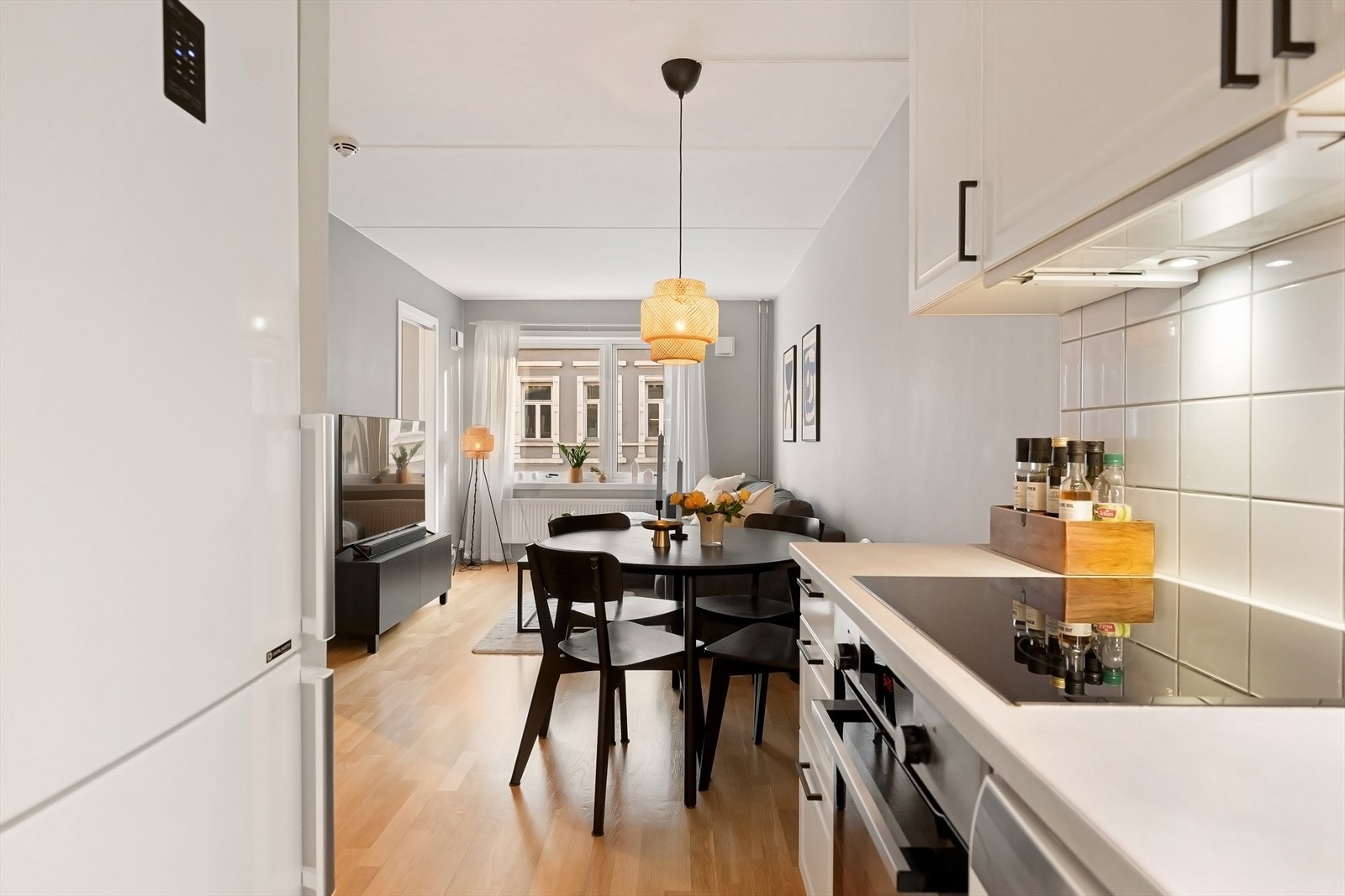 God plass til spisebord i tilknytning til kjøkkenet. Galleribilde