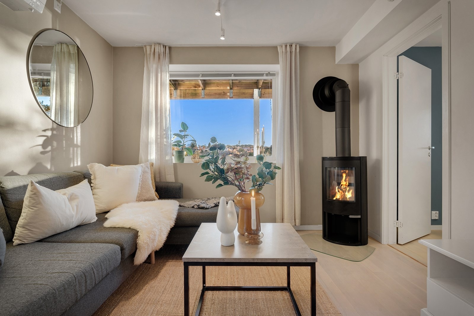 Flott peis i stue Galleribilde