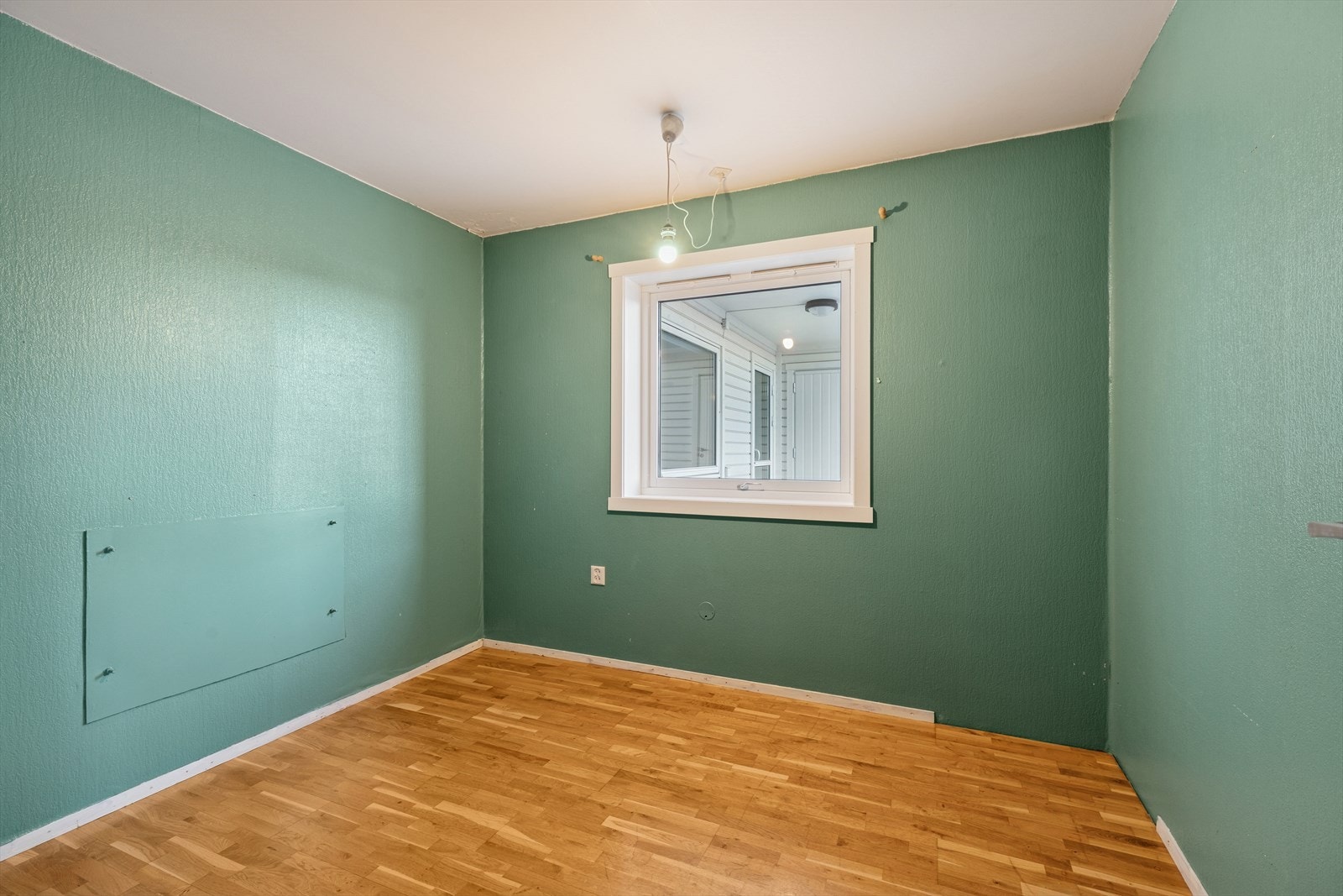 Rommenes størrelse og utforming gjør dem fleksible i bruk - enten som barnerom, gjesterom, hjemmekontor eller en kombinasjon tilpasset familiens behov og ønsker Galleribilde