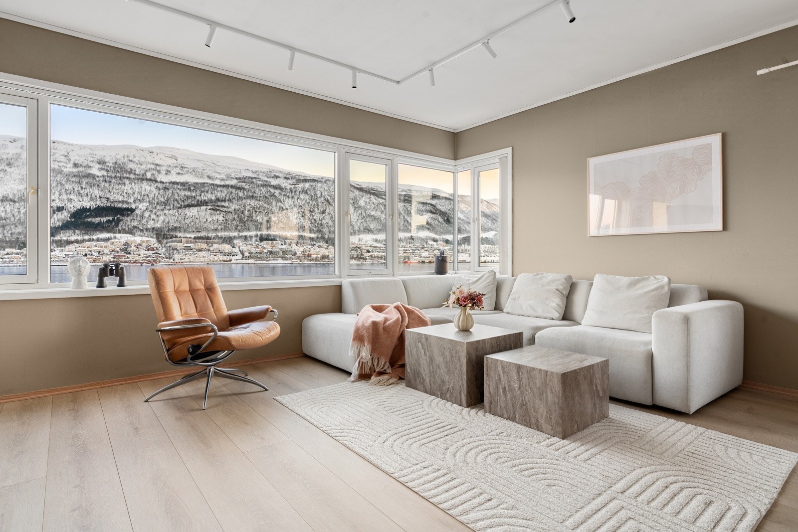 Gode møbleringsmuligheter og plass til å etablere de forskjellige sonene.