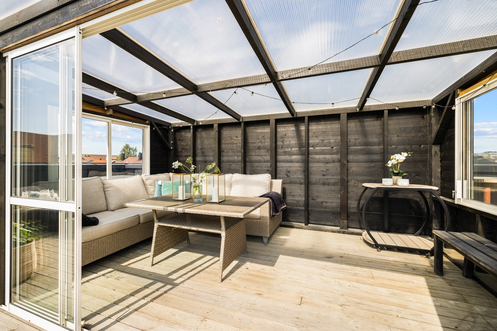 Havestue gjør det mulig å sitte ute selv om været ikke er på sitt aller beste. Galleribilde