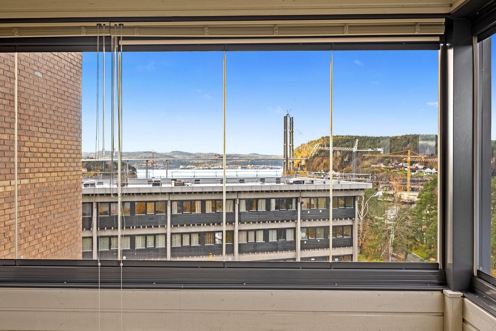 Utsikt fra balkong Galleribilde