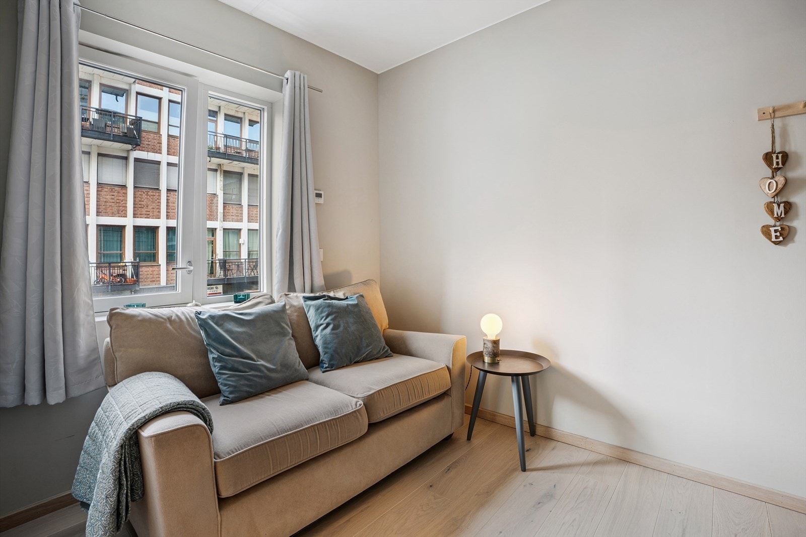 Leiligheten har totalt tre soverom, som også egner seg ypperlig som kontor eller gjesterom. Galleribilde