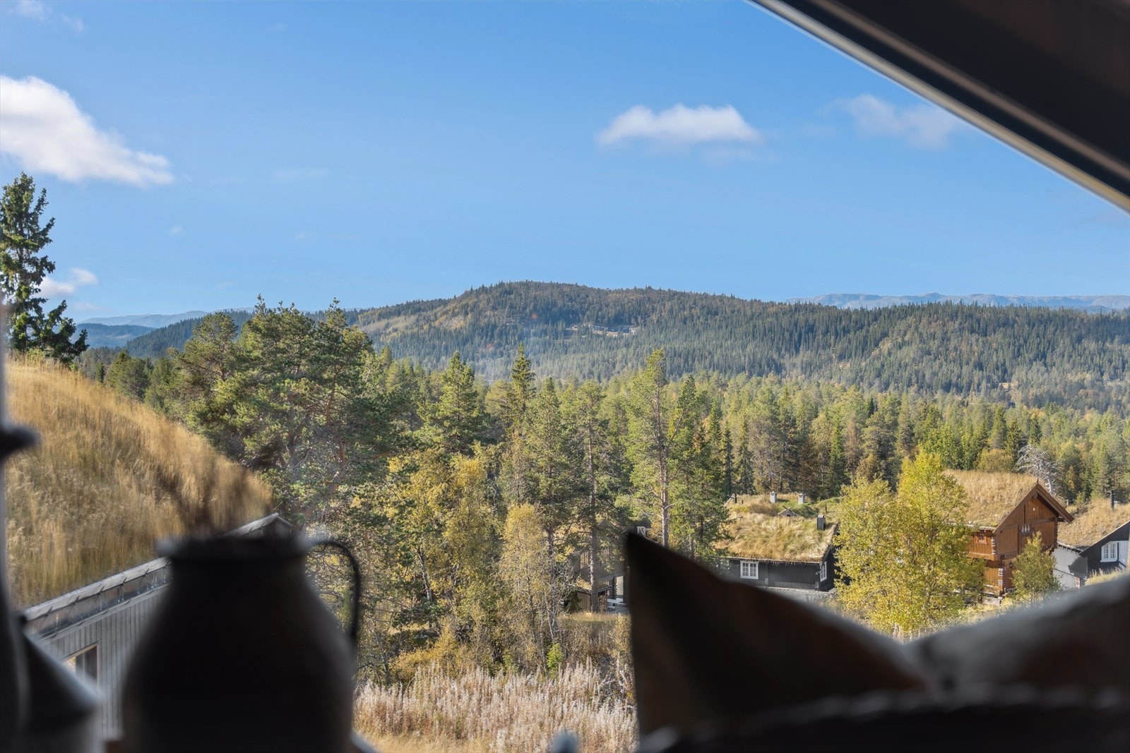 Flott utsikt fra loftstue vindu! Galleribilde