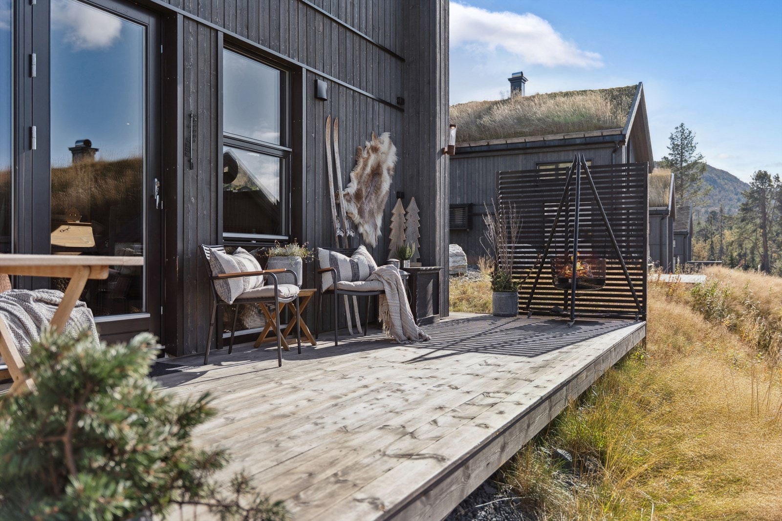 Uteområdet gir gode muligheter for å innrede med ønsket utemøblering og skape flere soner for både avslapning og sosiale aktiviteter Galleribilde