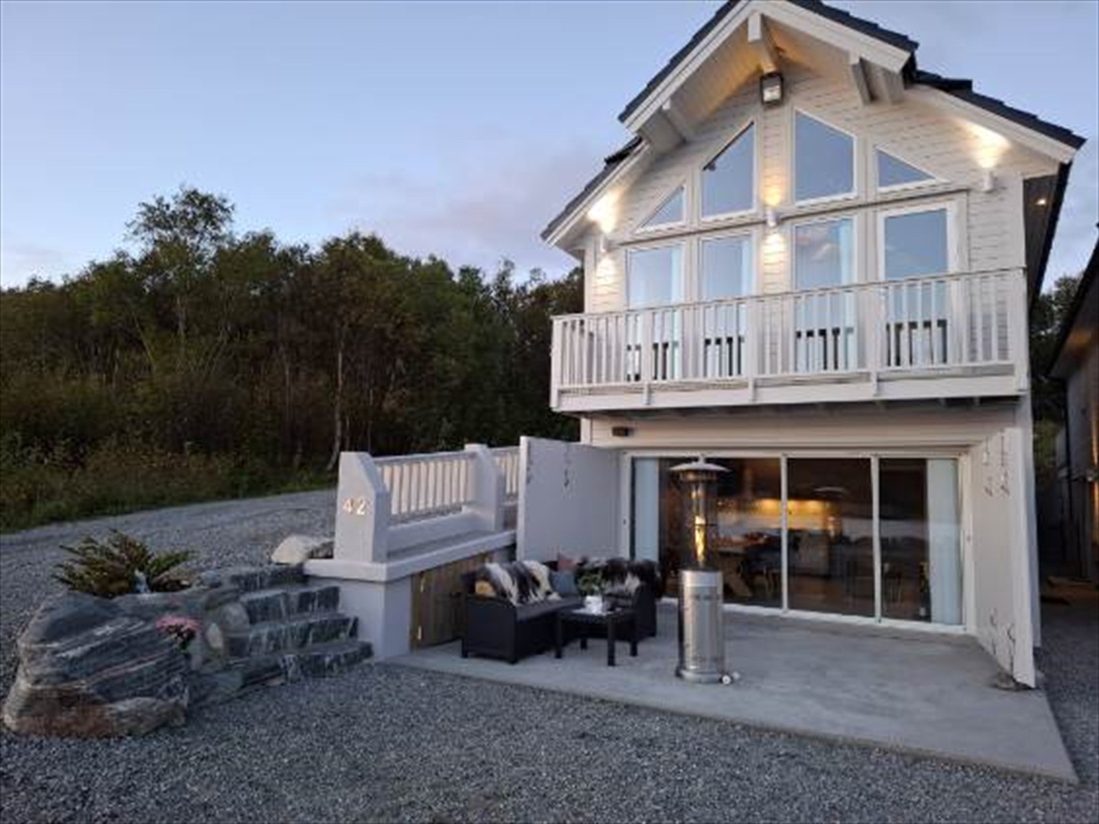 Stemningsbilde på kveldstid tatt av selger Galleribilde